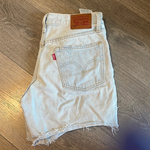 Levi's 501 Cut Off Shorts - Picture 1 of 4